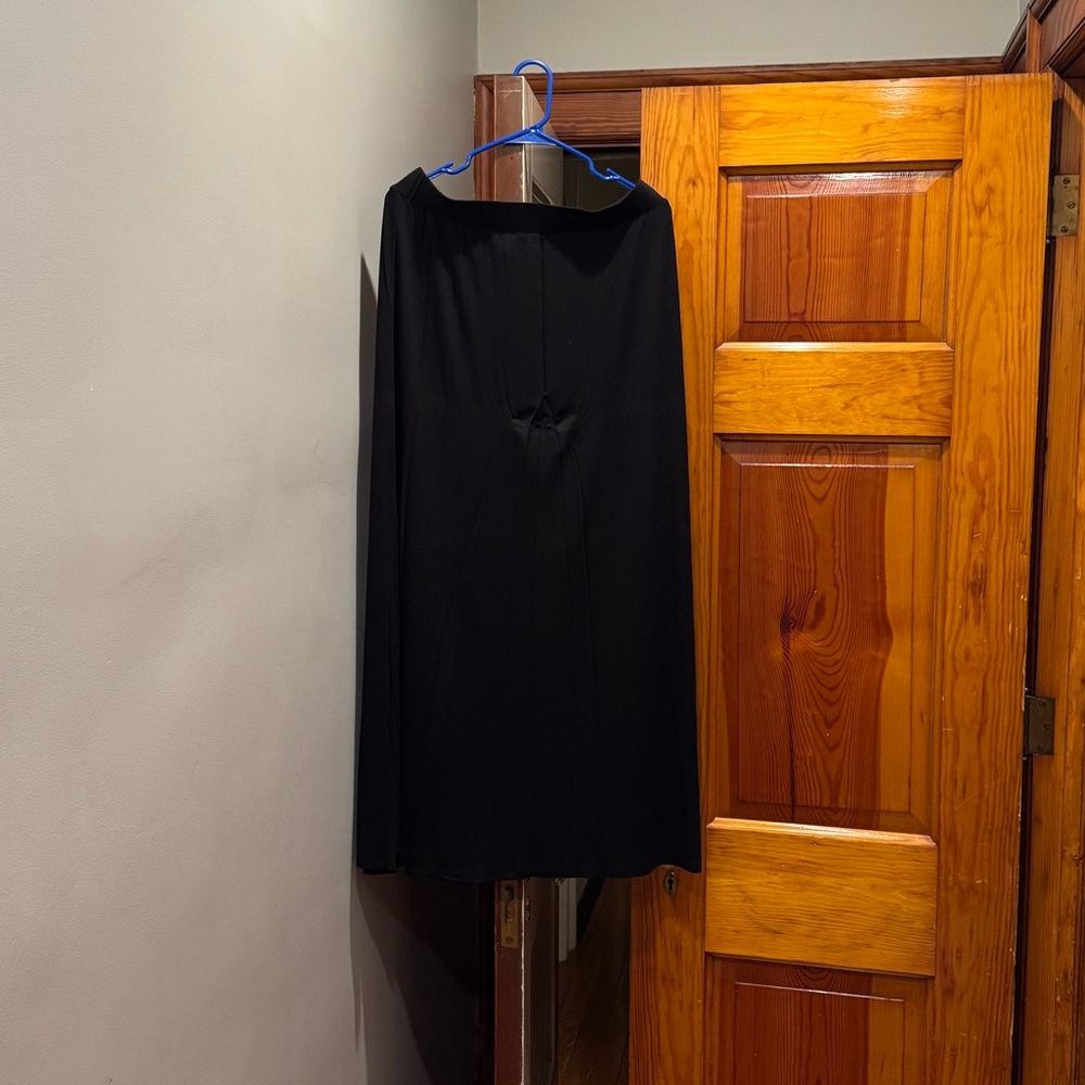 Larry Levine Classic Black maxi skirt